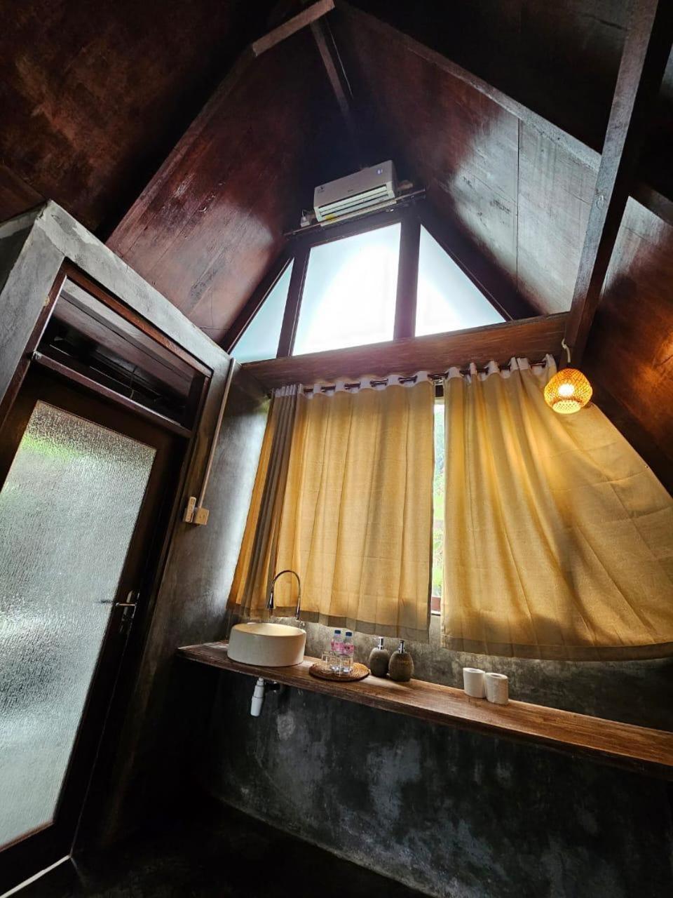 Umauthu Bali Villa Selemadeg Exterior foto